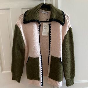 Zip up collar sweater